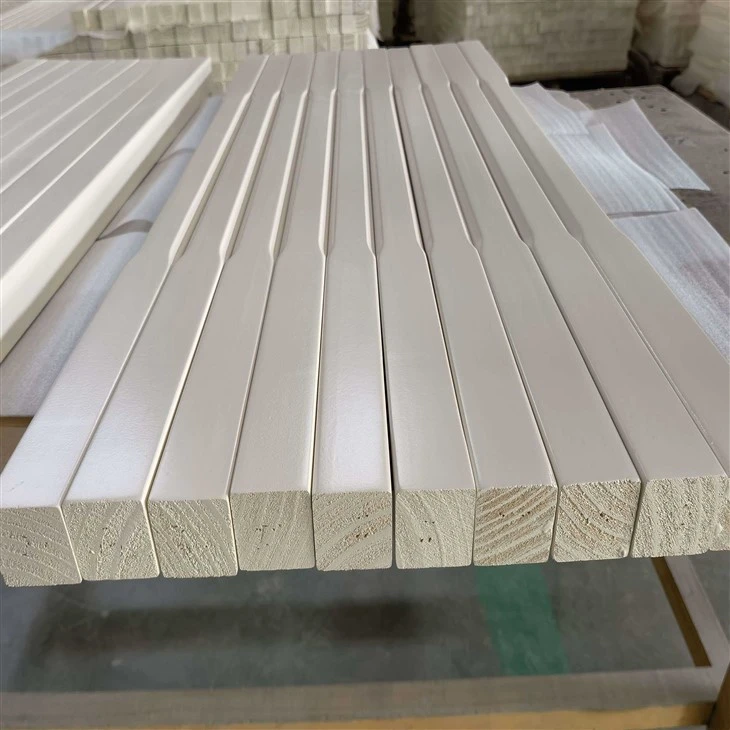 La escalera de madera superior parte el balaustre o el eje para la decoración