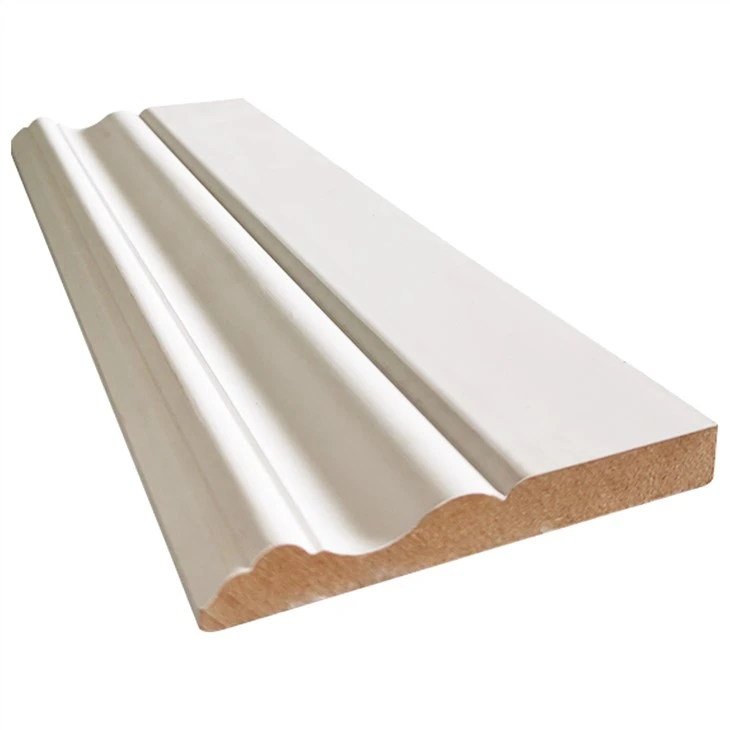 Zócalo decorativo de MDF blanco