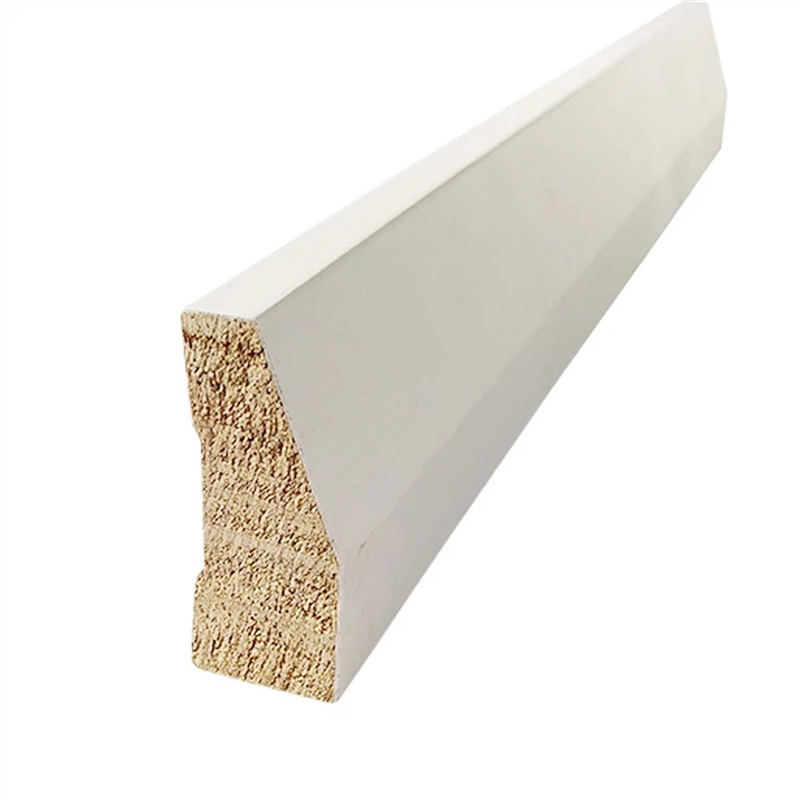 Moldeo de juntas de dedos imprimados blancos para zócalo de madera